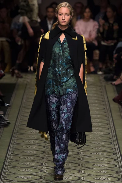Look 7